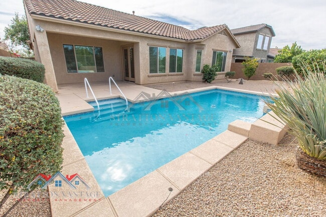 Building Photo - 5908 E Bramble Berry Ln