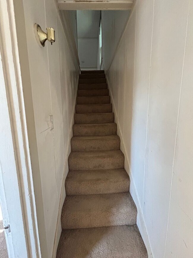 Building Photo - Large 3 Bedroom Single-Family Home in Arli...