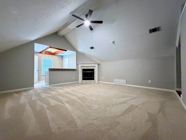 Building Photo - 271 Meadowland Dr