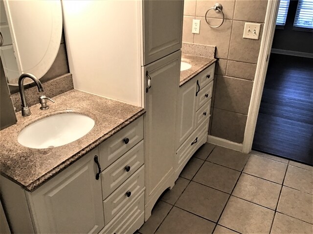 Building Photo - 1006 Greenob Dr