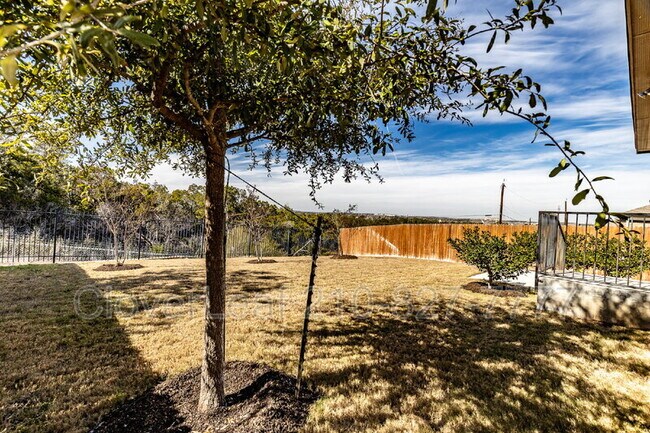 Building Photo - 5530 Pin Pt