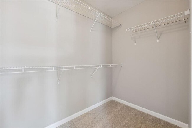 Building Photo - 4978 Berkeley Oak Dr