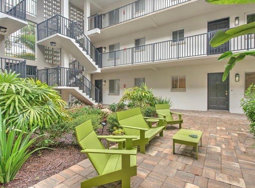 courtyard - 125 5th Ave NE