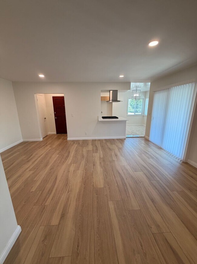 Building Photo - Completely Remodeled, Spacious 2 Bedroom Apartment For Rent w/ Parking!