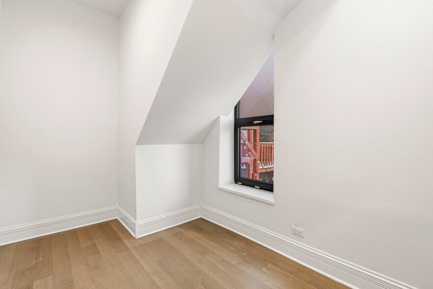Building Photo - 1414 N Maplewood Ave