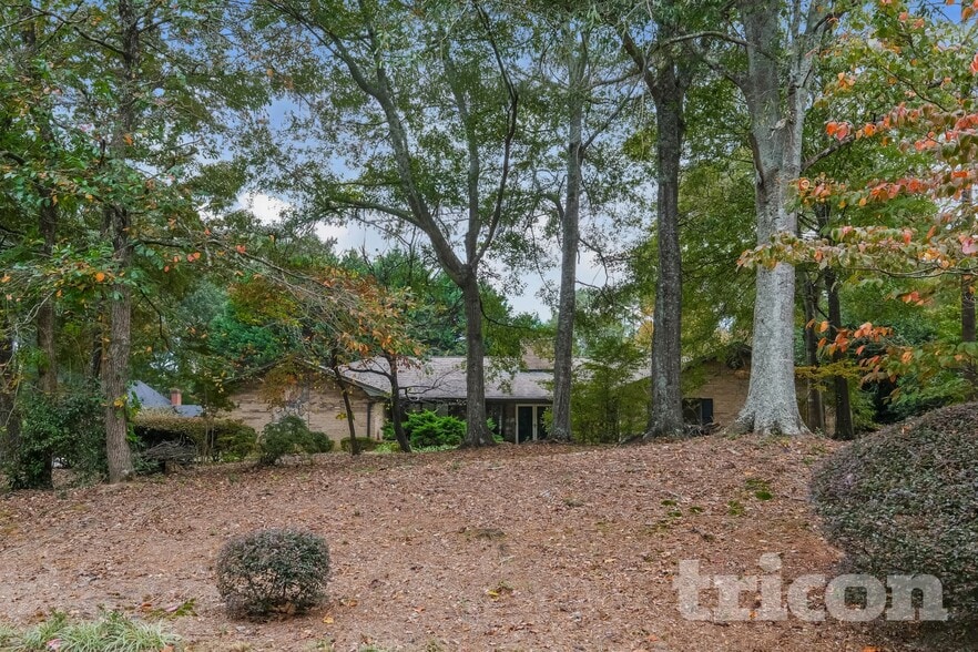 Primary Photo - 3944 River Dr SW