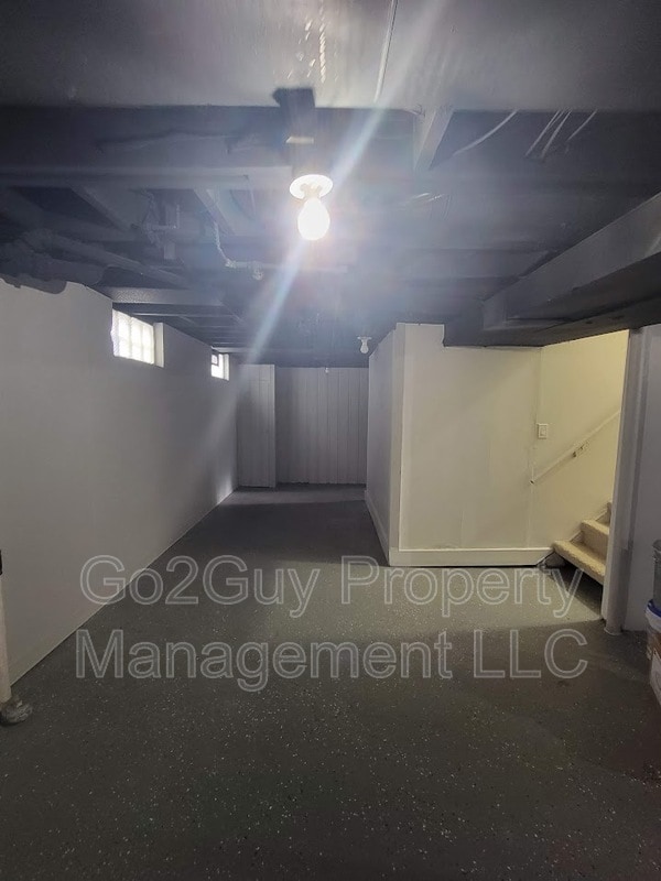 Building Photo - 19945 Greenview Ave