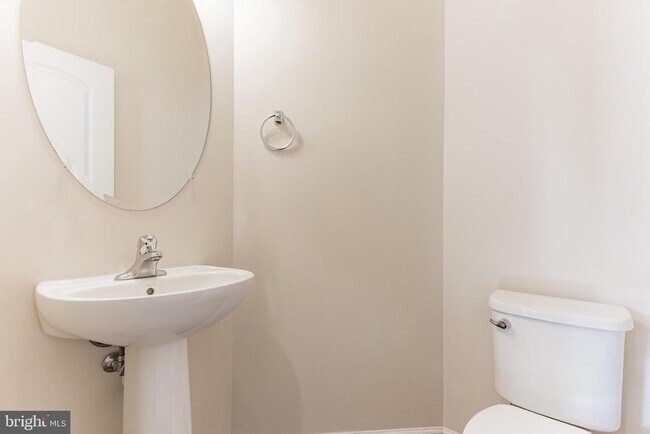 Building Photo - 25621 Pleasant Valley Rd