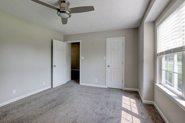 Building Photo - 2104 Pea Ridge Rd