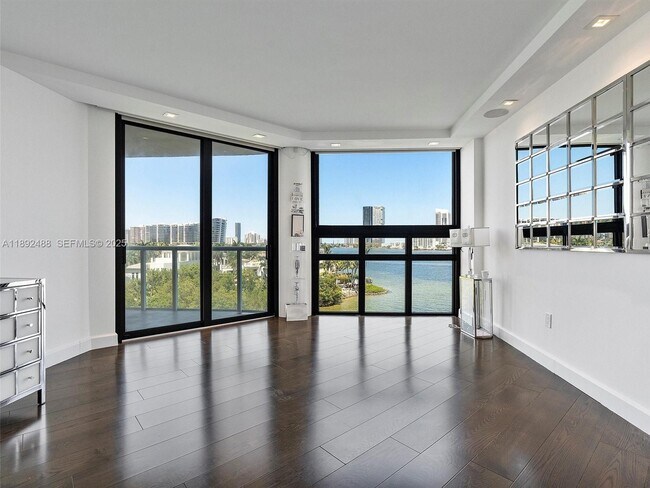 Building Photo - 4000 Island Blvd