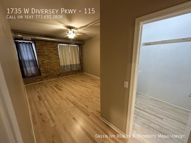 Building Photo - 1735 W Diversey Pkwy
