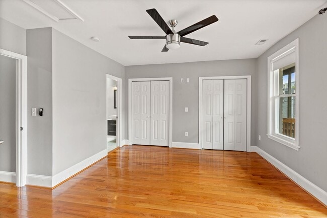 Building Photo - Available Now! 5 Minute Walk From Nats Park- 20 minute walk from Capitol Hill- 3 Bedroom 2.5 Bath...