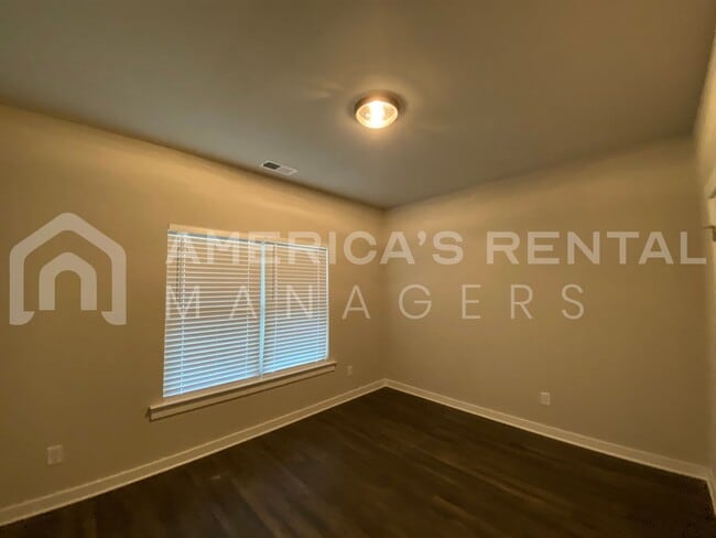 Building Photo - Home for Rent in Jemison, AL...Available to View Now!