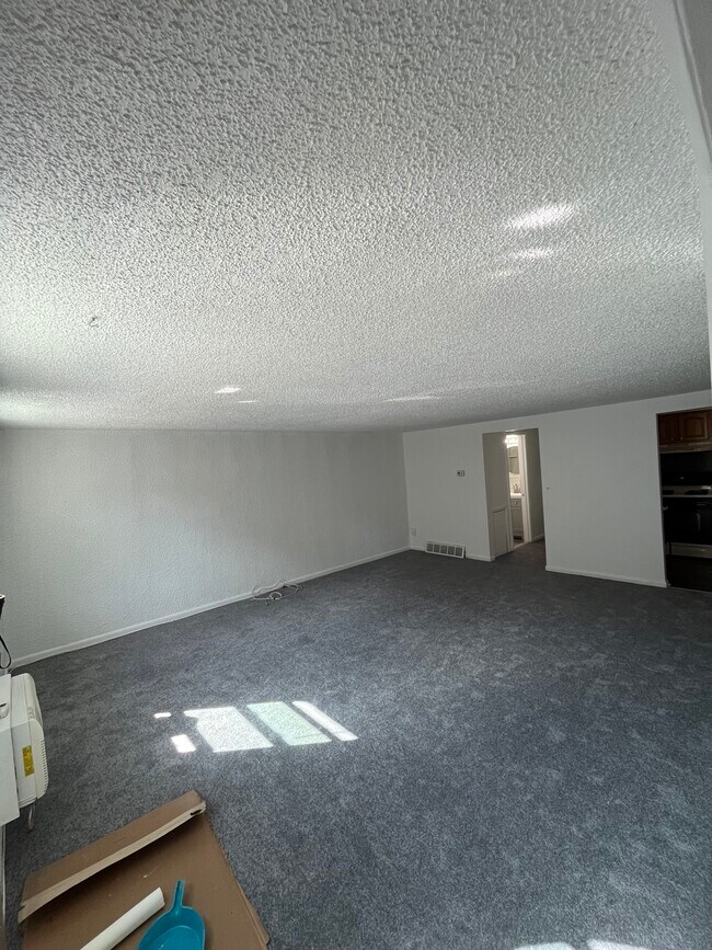 Building Photo - 15 Brighton Village Dr