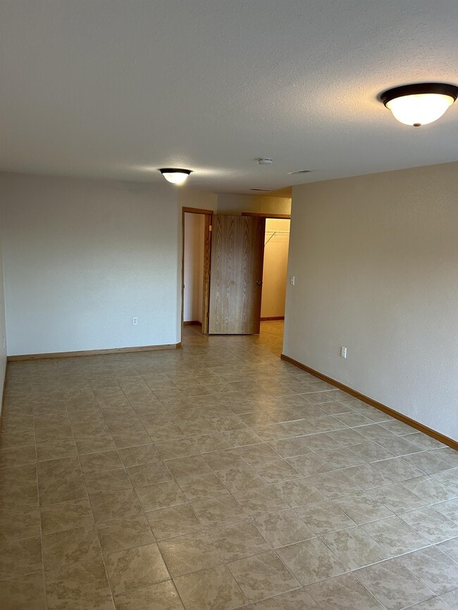 Building Photo - 3240 E Capitol Ave