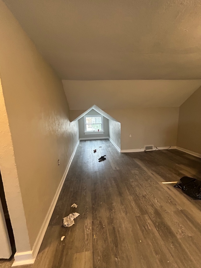 Building Photo - 335 S Lincoln Ave