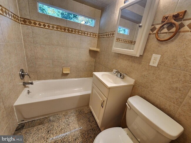 Building Photo - 13805 Fulmer Dr