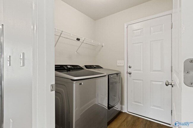 Building Photo - 122 Ardsley Dr