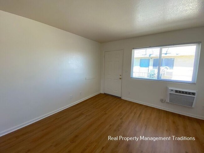 Building Photo - Cozy 2 bedroom apartment