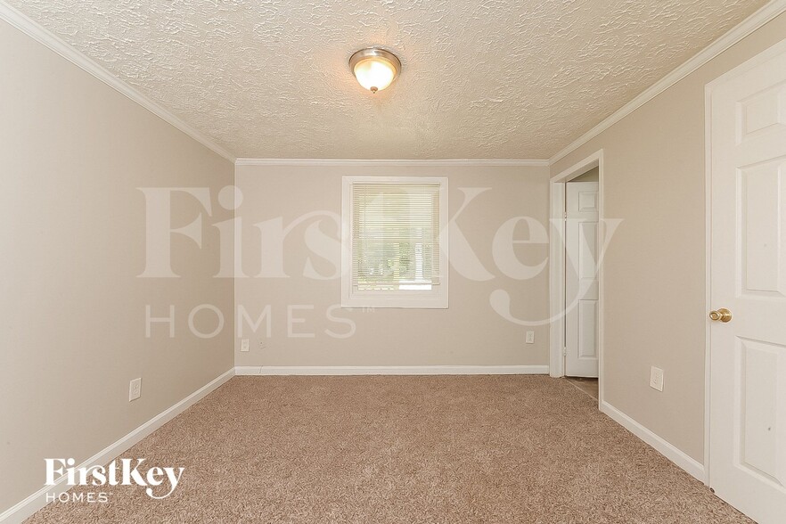 Building Photo - 160 Sherwood Loop