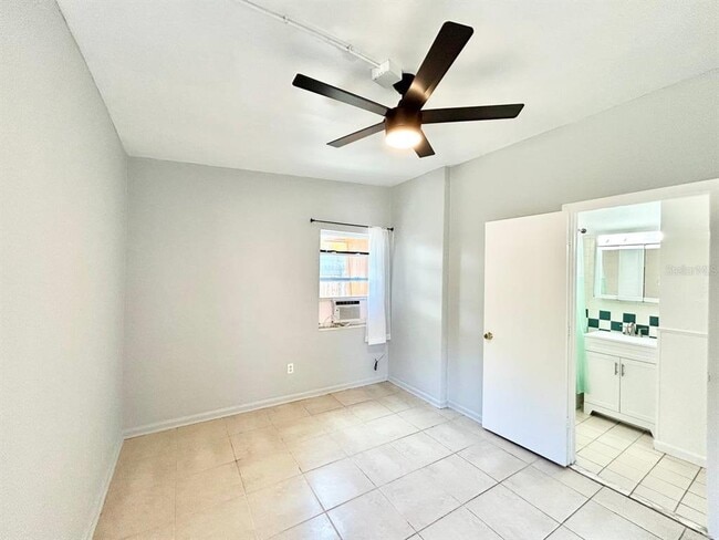 Building Photo - 5209 10th Ave S