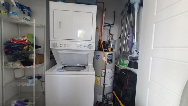 Building Photo - 5711 Washington St