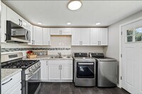 Building Photo - 162 Frederick Dr