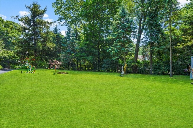 Building Photo - 400 Beechmont Dr