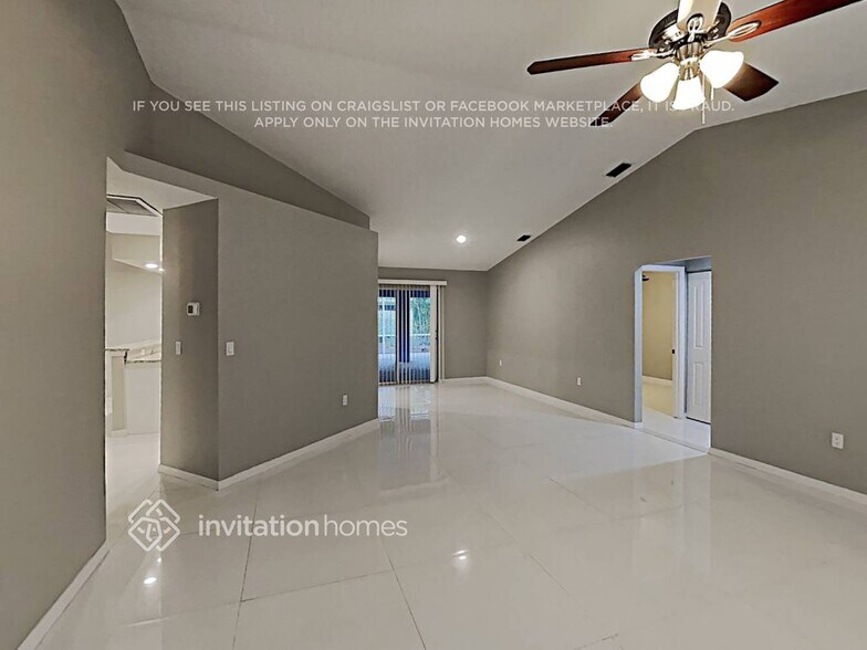 Building Photo - 7509 42nd Ct E