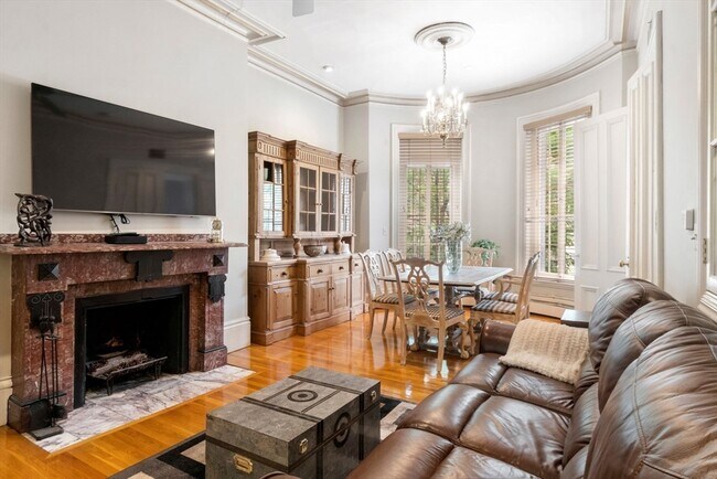Building Photo - 319 Marlborough St