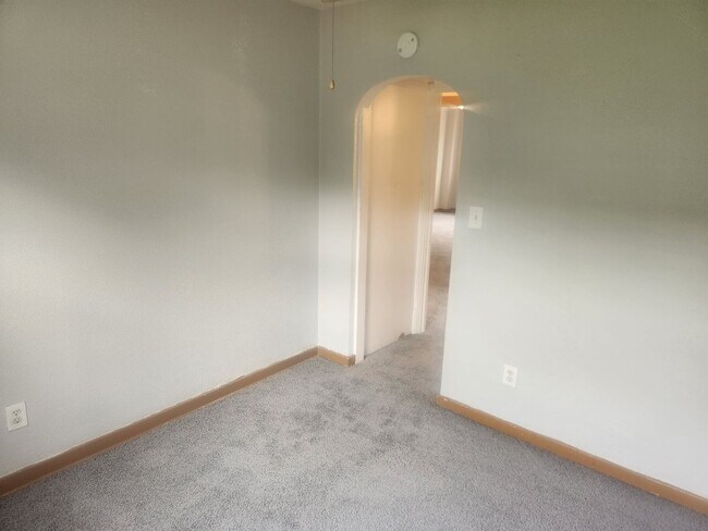 Building Photo - 732 Idlewood Ave