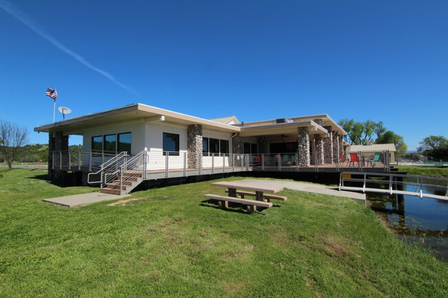 Building Photo - Lake California Home