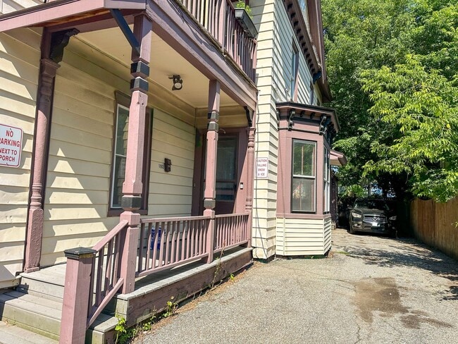 Building Photo - 176-182 Elmwood Ave