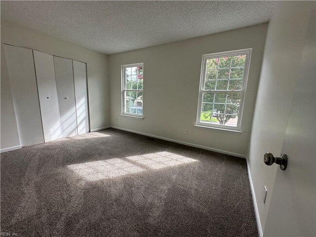 Building Photo - Beautiful 3 Bedroom 2.5 Bathroom Home in Lynnhaven