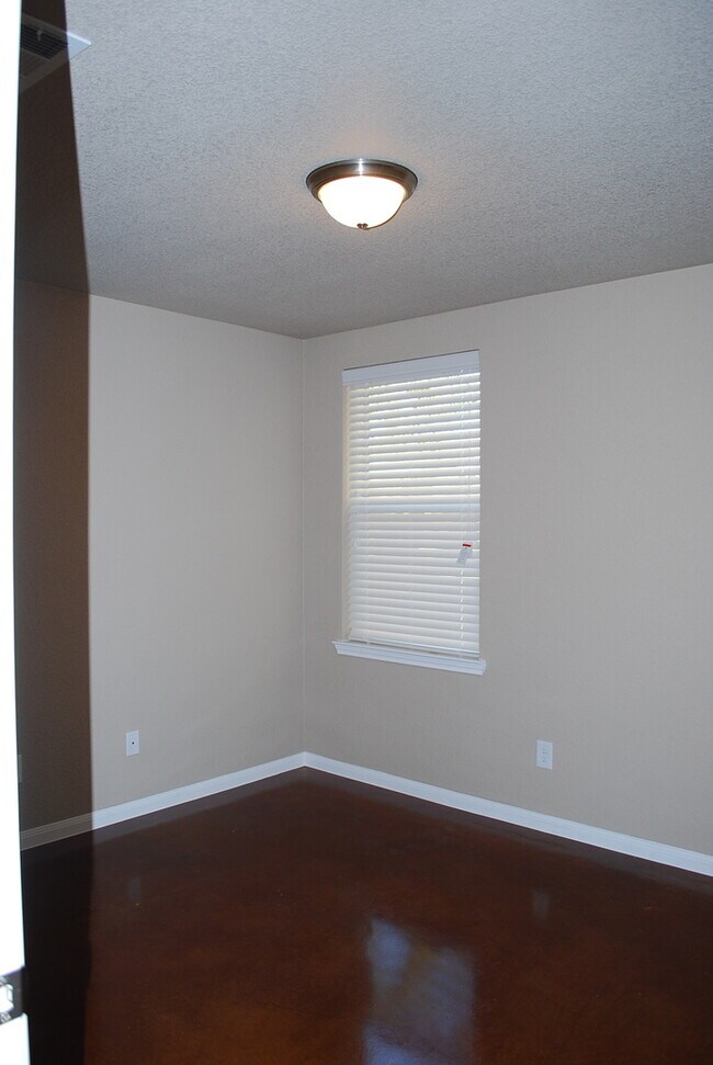 Building Photo - 1514 Dakota Trce