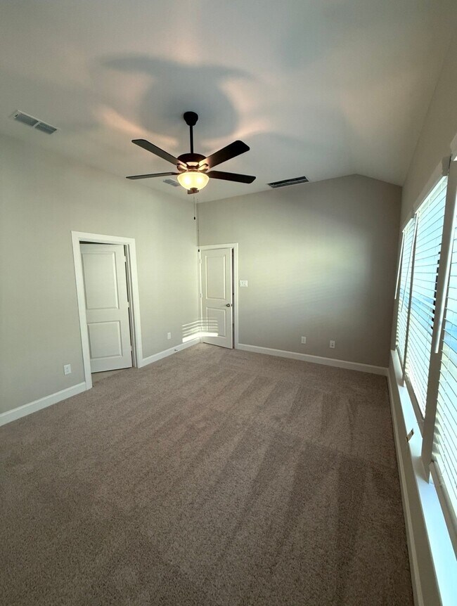 Building Photo - 3223 Full Bellied Ln