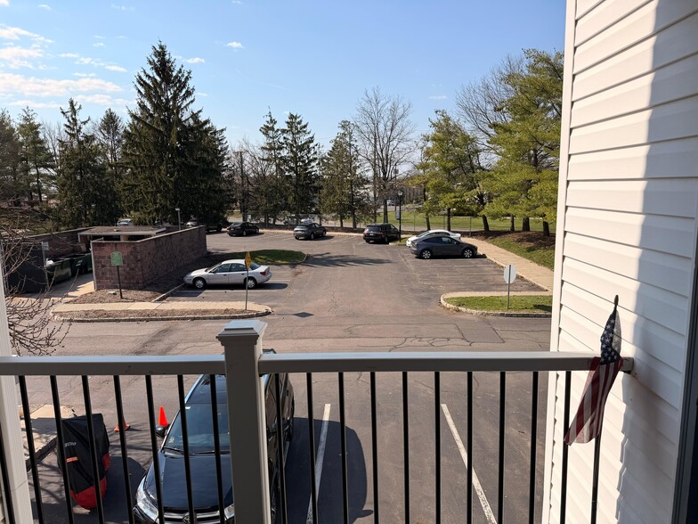 Building Photo - 525 Waterford Dr