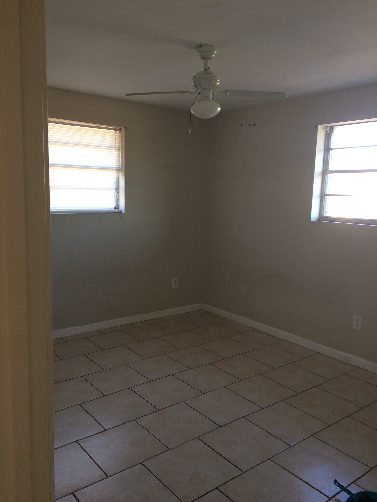 Building Photo - 2350 Lyndell Dr