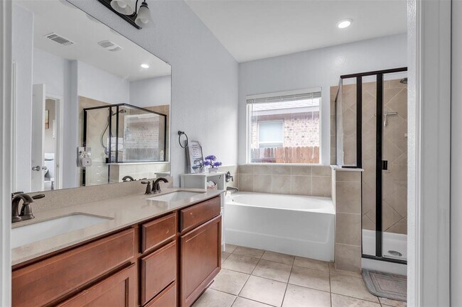 Building Photo - 128 Kavanaugh St