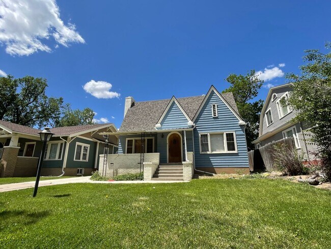 Building Photo - 4 Bedroom - PRE-LEASE FOR JUNE