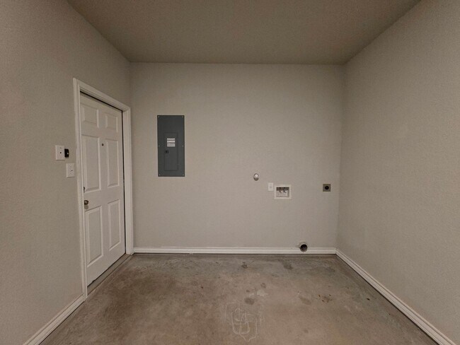 Building Photo - 16913 Showdown Path