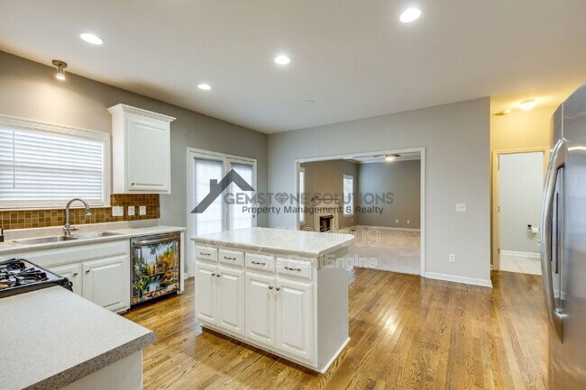 Building Photo - 1035 Watauga Ct