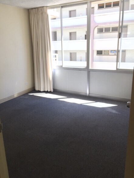 Master bedroom - 2415 Ala Wai Blvd