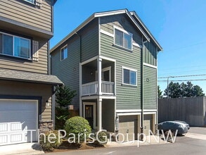 Building Photo - **PROPERTY LEASED** Spectacular Serene Lake 2012 TH – Great Location!