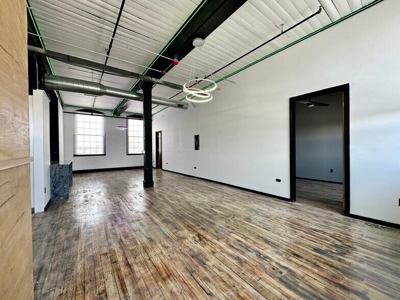 Building Photo - 109 Summer St