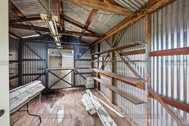 Building Photo - Proctor Terrace Single level home-walk to markets