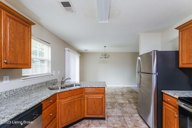 Building Photo - 8104 Apple Valley Dr