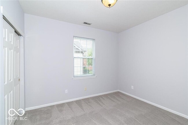 Building Photo - 10272 Lakeland Dr