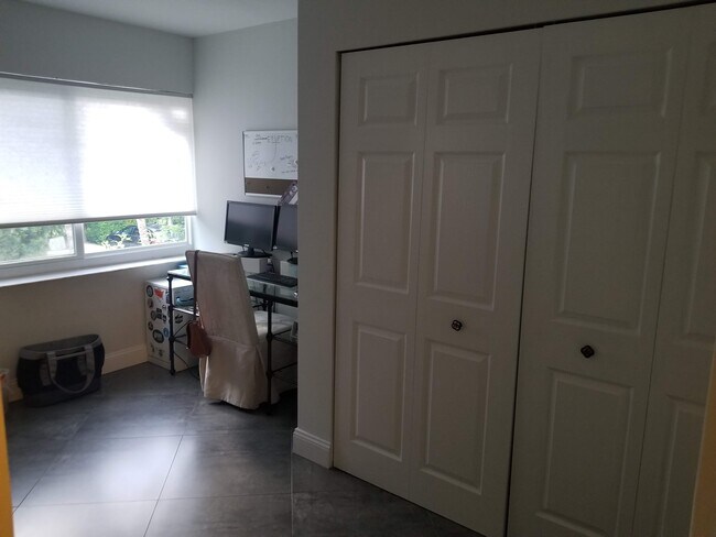 Building Photo - 3412 Franklin Ave