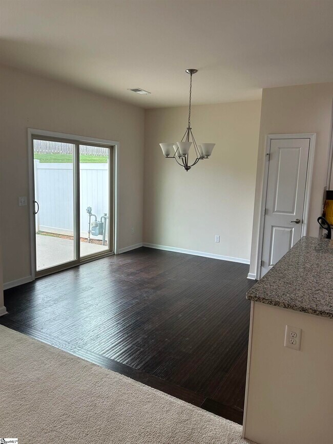 Building Photo - 129 Middleby Way